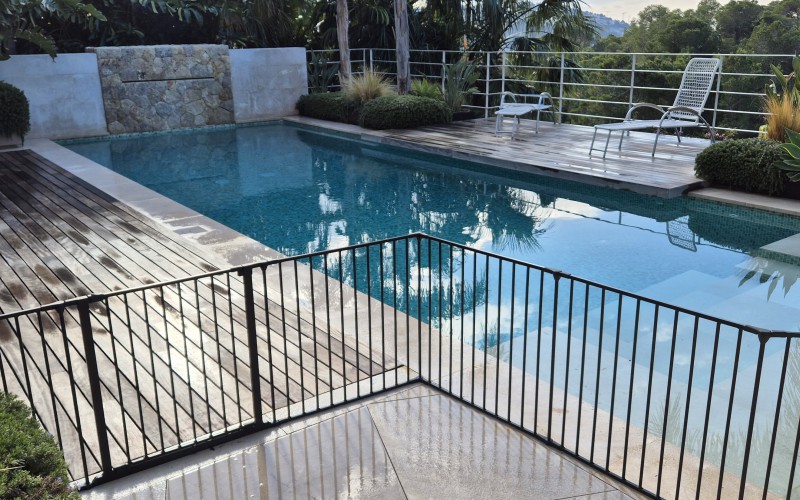 POOL MAINTENANCE AND CLEANING 